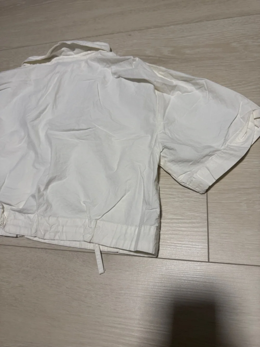 ✨ Zara White Cropped Button-Down Shirt with Front Pockets